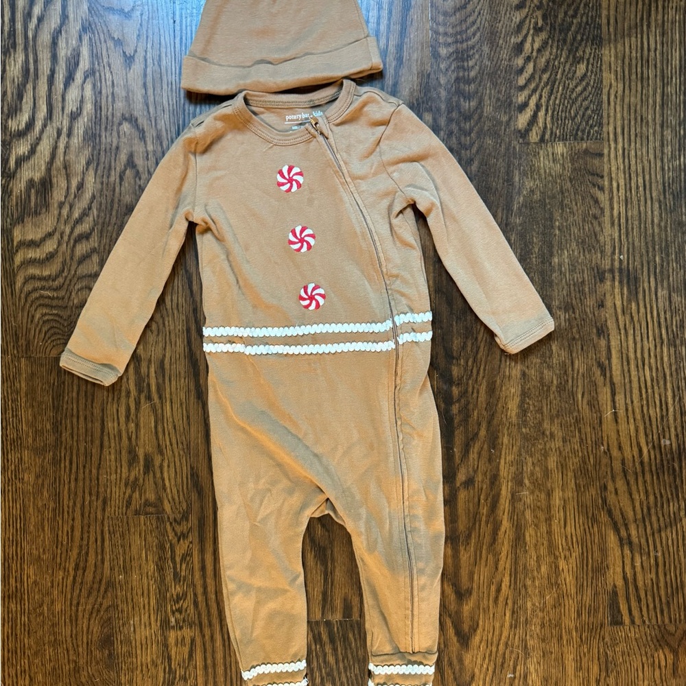 Pottery Barn Kid’s 12-18 month Gingerbread Christmas sleeper with hat